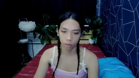 Snapshot of queen_gia chatting on May 1, 9:58 am queen_gia online show from May 1, 9:58 am