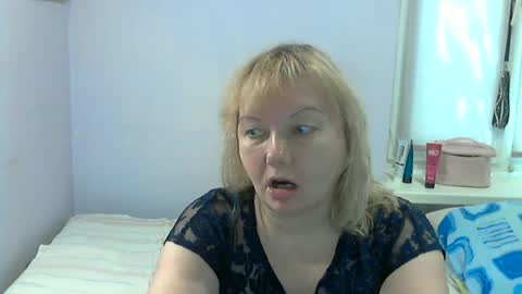 Snapshot of queen_jane8 chatting on June 25, 8:52 am queen_jane8 online show from June 25, 8:52 am