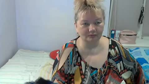 Snapshot of queen_jane8 chatting on July 25, 5:21 pm queen_jane8 online show from July 25, 5:21 pm