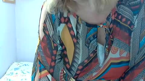 Snapshot of queen_jane8 chatting on August 1, 10:36 am queen_jane8 online show from August 1, 10:36 am