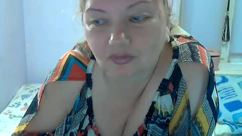 Snapshot of queen_jane8 chatting on August 4, 3:25 pm queen_jane8 online show from August 4, 3:25 pm