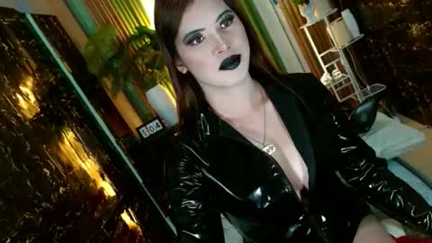 Snapshot of queen_kendalx19 chatting on June 3, 10:15 pm Kendal online here from 6am-3pm philippine time online show from June 3, 10:15 pm