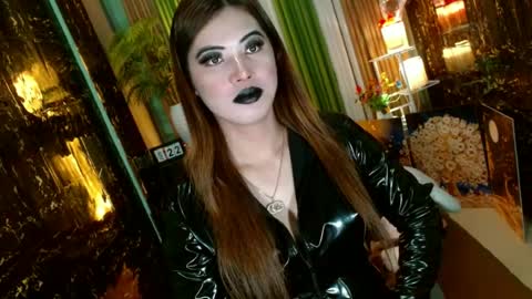 Snapshot of queen_kendalx19 chatting on June 22, 3:25 am Kendal online here from 6am-3pm philippine time online show from June 22, 3:25 am