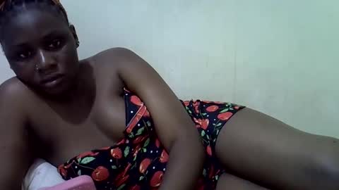 Snapshot of queen_leilla chatting on June 10, 2:16 pm queen_leilla online show from June 10, 2:16 pm