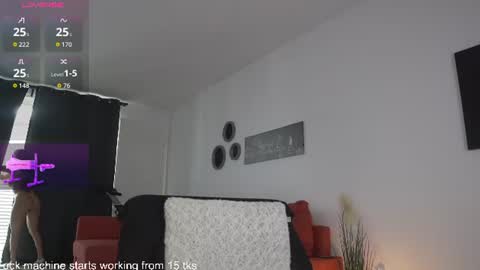 Snapshot of queen_leylla chatting on July 15, 5:56 am queen_leylla online show from July 15, 5:56 am