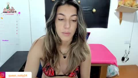 queen_natttyy online show from December 25, 4:54 pm