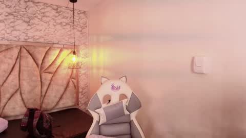   online show from November 22, 11:53 am