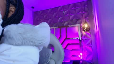   online show from April 26, 1:31 pm