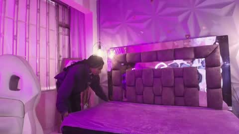 Snapshot of queen_perla_ chatting on May 14, 12:12 pm online show from May 14, 12:12 pm