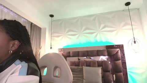 Snapshot of queen_perla_ chatting on May 23, 12:09 pm online show from May 23, 12:09 pm