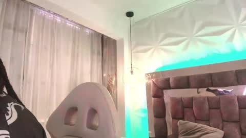 Snapshot of queen_perla_ chatting on May 31, 12:12 pm online show from May 31, 12:12 pm