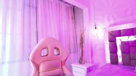 Snapshot of queen_perla_ chatting on June 2, 12:07 pm online show from June 2, 12:07 pm
