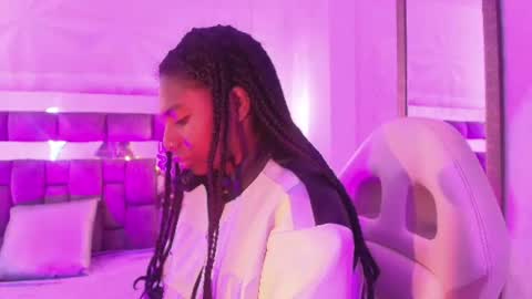 Snapshot of queen_perla_ chatting on June 13, 12:14 pm online show from June 13, 12:14 pm