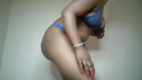 queen_pretty1 online show from March 12, 6:52 am