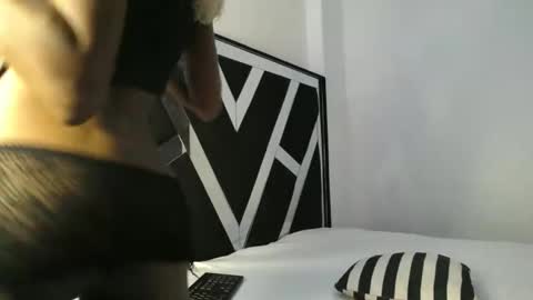 queen_sashavixen online show from April 27, 4:54 am