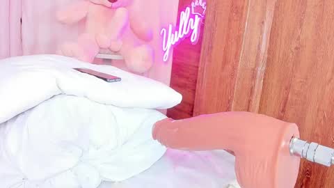 queen_yully online show from March 7, 10:32 pm