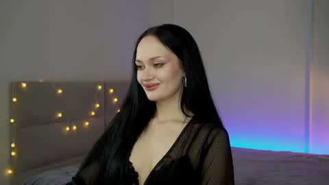 Snapshot of queenaliss chatting on June 10, 6:23 am Your world and the universe Aliss online show from June 10, 6:23 am