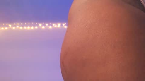 Snapshot of queenalya_ chatting on November 19, 1:27 am Ahlya online show from November 19, 1:27 am