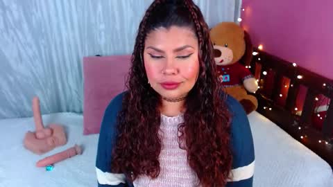 Snapshot of queenamazon_ chatting on November 23, 9:20 am Queenamazon online show from November 23, 9:20 am