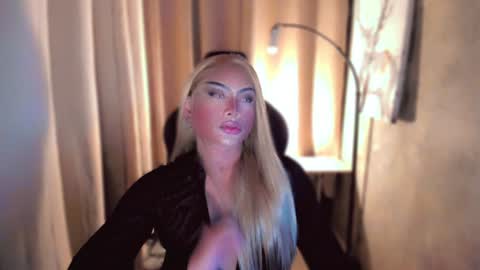 Snapshot of queenarthalia chatting on February 7, 4:46 pm ARTHA online show from February 7, 4:46 pm