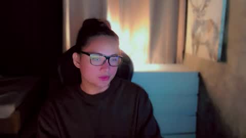 Snapshot of queenarthalia chatting on November 28, 3:14 pm ARTHA online show from November 28, 3:14 pm