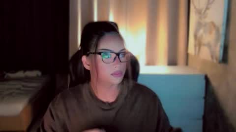 Snapshot of queenarthalia chatting on January 5, 8:45 pm ARTHA online show from January 5, 8:45 pm