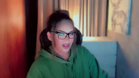 Snapshot of queenarthalia chatting on February 8, 10:24 pm ARTHA online show from February 8, 10:24 pm