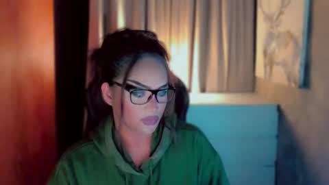 Snapshot of queenarthalia chatting on February 18, 2:29 am ARTHA online show from February 18, 2:29 am