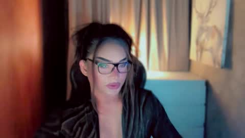 Snapshot of queenarthalia chatting on February 23, 1:14 am ARTHA online show from February 23, 1:14 am