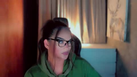 Snapshot of queenarthalia chatting on March 7, 6:32 am ARTHA online show from March 7, 6:32 am