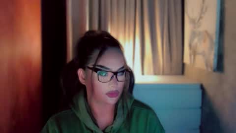 Snapshot of queenarthalia chatting on March 11, 12:16 am ARTHA online show from March 11, 12:16 am