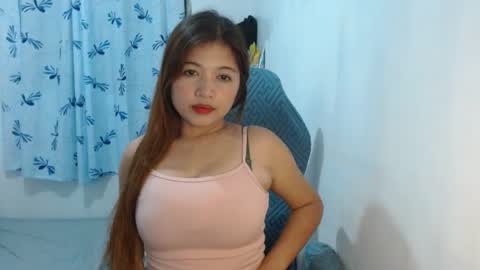 Snapshot of queenboba chatting on December 2, 1:24 pm queen online show from December 2, 1:24 pm