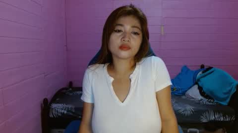 Snapshot of queenboba chatting on October 4, 8:45 am queen online show from October 4, 8:45 am