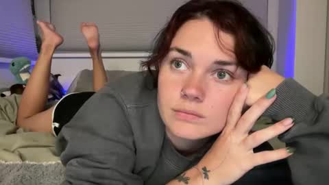 Snapshot of queencassidyy chatting on April 1, 2:23 am Cassidy online show from April 1, 2:23 am