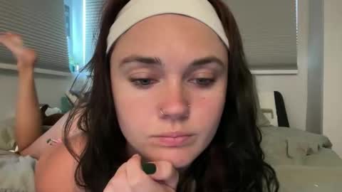 Snapshot of queencassidyy chatting on April 2, 10:07 pm Cassidy online show from April 2, 10:07 pm