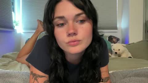 Snapshot of queencassidyy chatting on April 21, 11:18 pm Cassidy online show from April 21, 11:18 pm