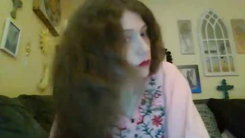 queencrimsonlvx online show from April 20, 1:19 am