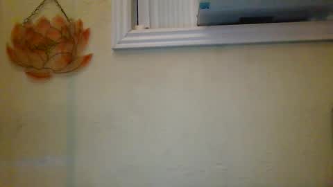 queencrimsonlvx online show from April 22, 12:13 am