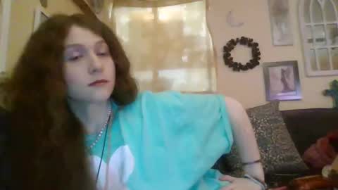 Snapshot of queencrimsonlvx chatting on April 29, 2:59 am queencrimsonlvx online show from April 29, 2:59 am