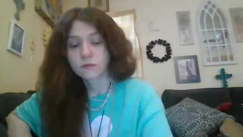 Snapshot of queencrimsonlvx chatting on April 30, 10:36 pm queencrimsonlvx online show from April 30, 10:36 pm
