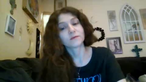 Snapshot of queencrimsonlvx chatting on June 11, 2:53 am queencrimsonlvx online show from June 11, 2:53 am