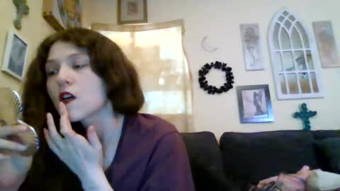 Snapshot of queencrimsonlvx chatting on June 12, 9:41 am queencrimsonlvx online show from June 12, 9:41 am