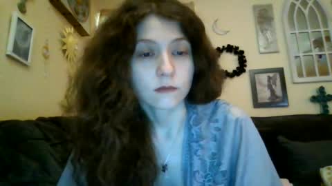 Snapshot of queencrimsonlvx chatting on June 21, 3:53 am queencrimsonlvx online show from June 21, 3:53 am