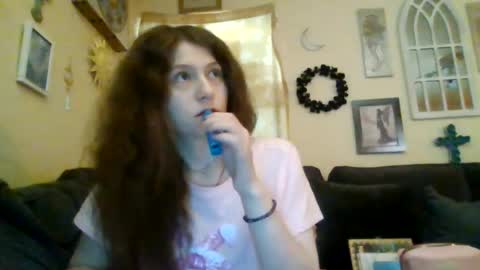 Snapshot of queencrimsonlvx chatting on July 3, 3:24 am queencrimsonlvx online show from July 3, 3:24 am