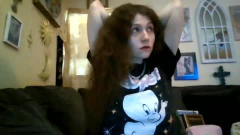 Snapshot of queencrimsonlvx chatting on July 12, 6:48 am queencrimsonlvx online show from July 12, 6:48 am