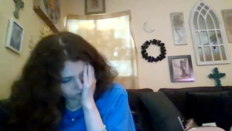 Snapshot of queencrimsonlvx chatting on July 24, 6:33 am queencrimsonlvx online show from July 24, 6:33 am