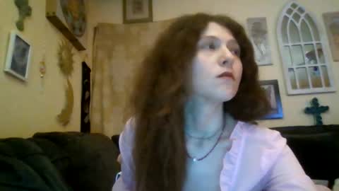 Snapshot of queencrimsonlvx chatting on July 29, 10:02 am queencrimsonlvx online show from July 29, 10:02 am