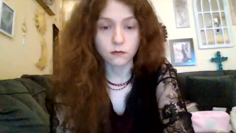 Snapshot of queencrimsonlvx chatting on July 30, 12:42 am queencrimsonlvx online show from July 30, 12:42 am