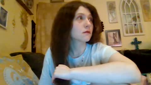 Snapshot of queencrimsonlvx chatting on August 8, 10:39 am queencrimsonlvx online show from August 8, 10:39 am