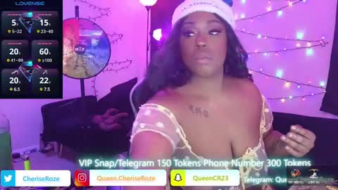 Snapshot of queencroze chatting on December 16, 1:53 am Queen Cherise Roze online show from December 16, 1:53 am